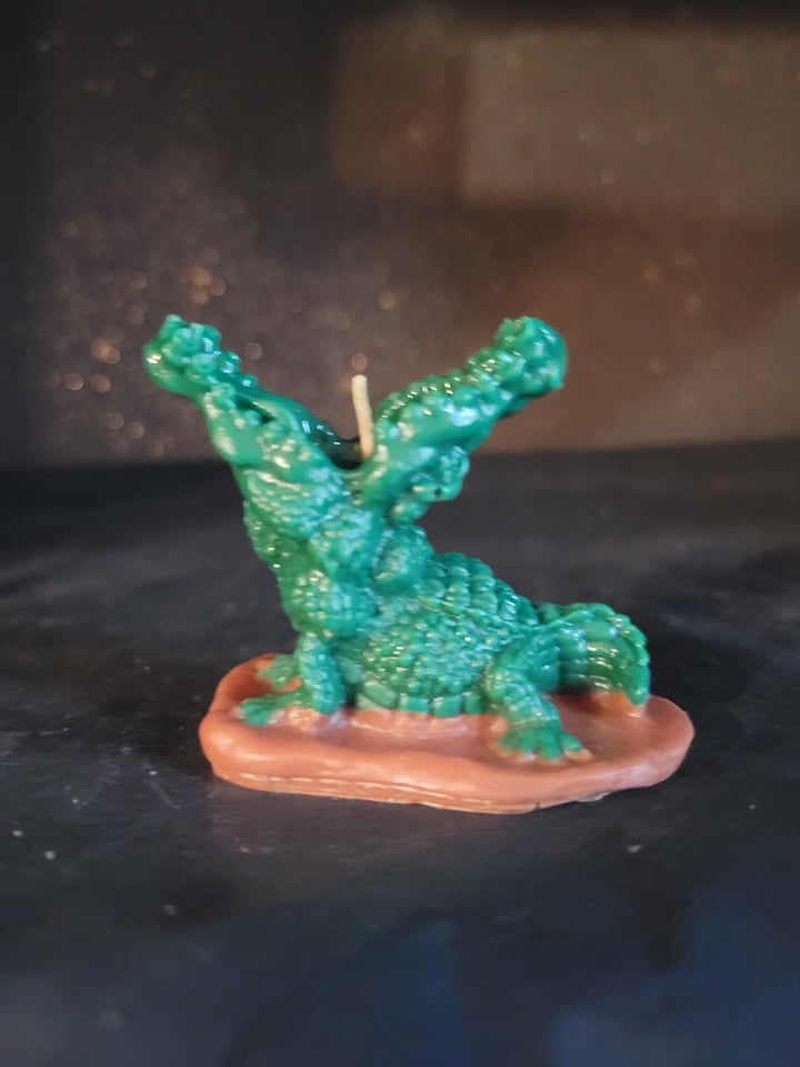 Alligator Chomping Candle